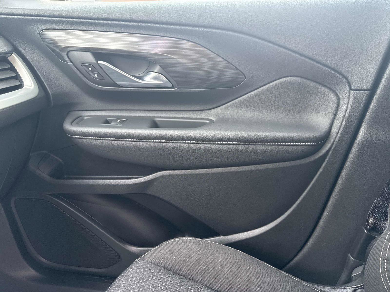 Used 2022 GMC Terrain SLE w/ Driver Convenience Package image 22