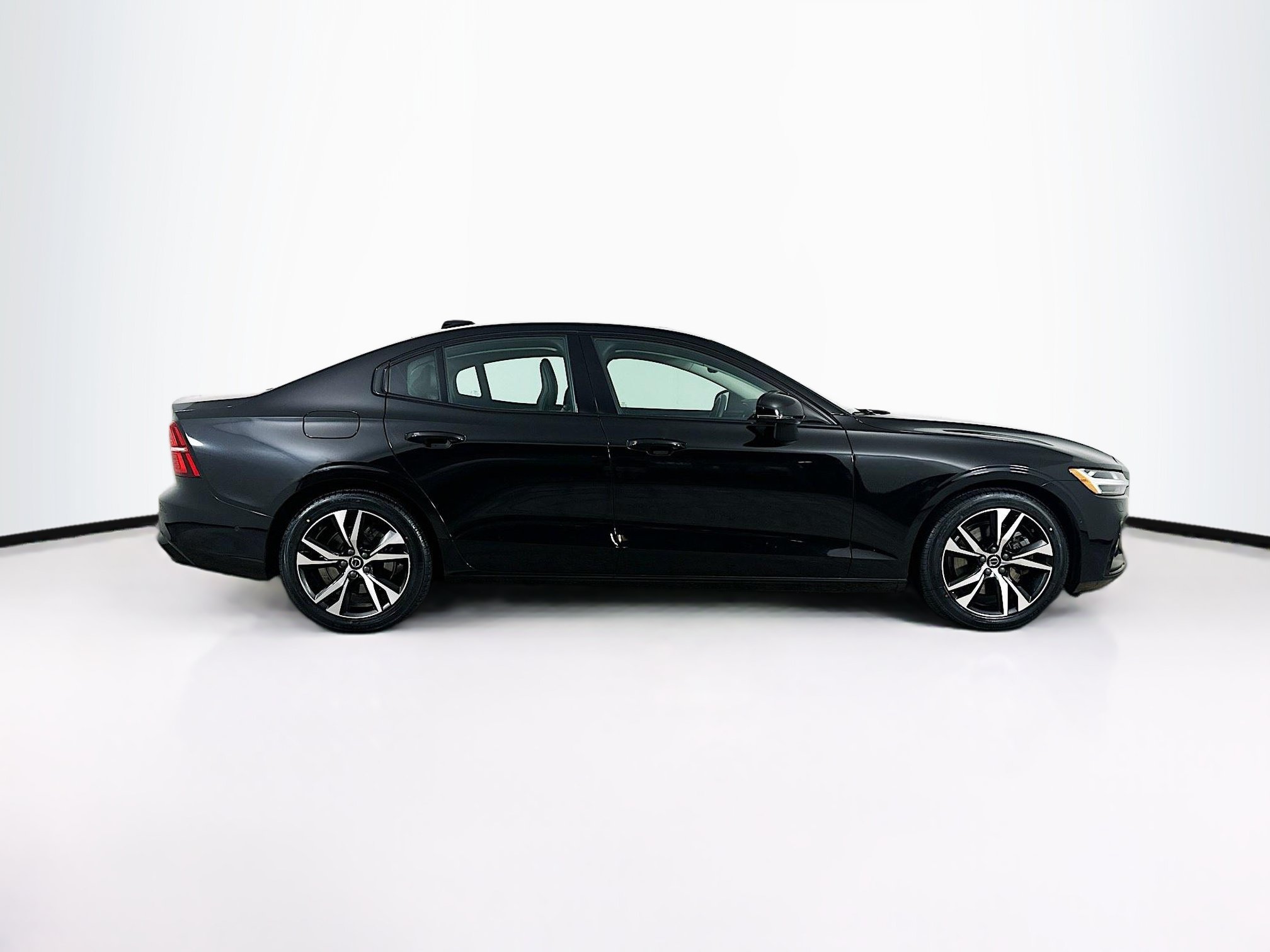 Used 2023 Volvo S60 B5 Plus FWD image 10