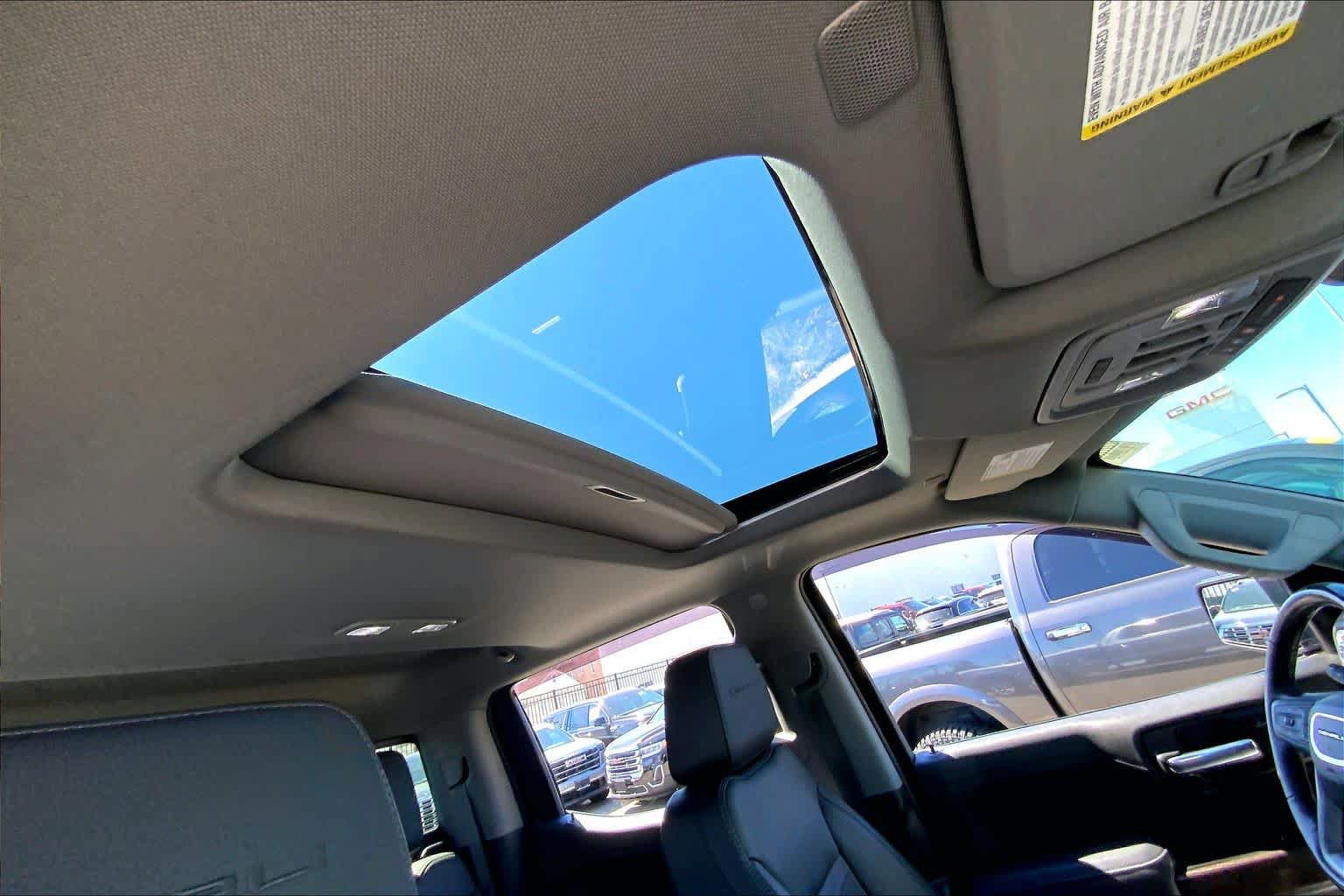 Used 2022 GMC Sierra 1500 Denali w/ Driver Alert Package II image 19