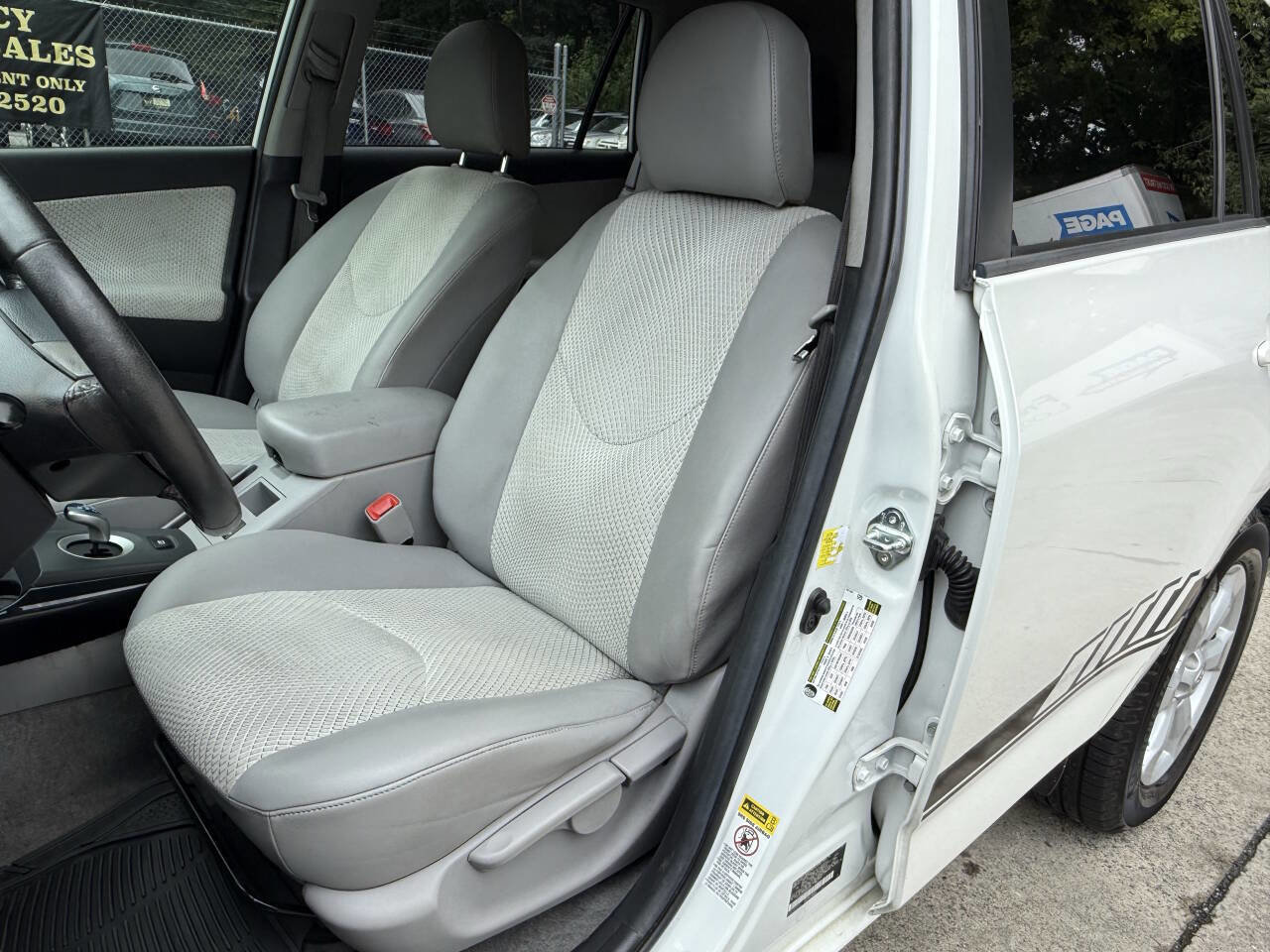 Used 2014 Toyota RAV4 EV image 5