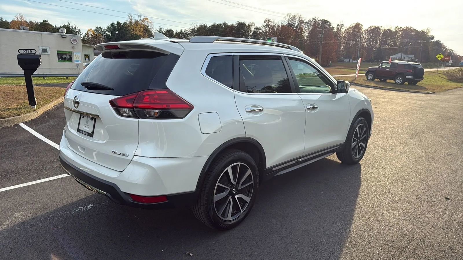 Used 2017 Nissan Rogue SL w/ SL Premium Package image 57