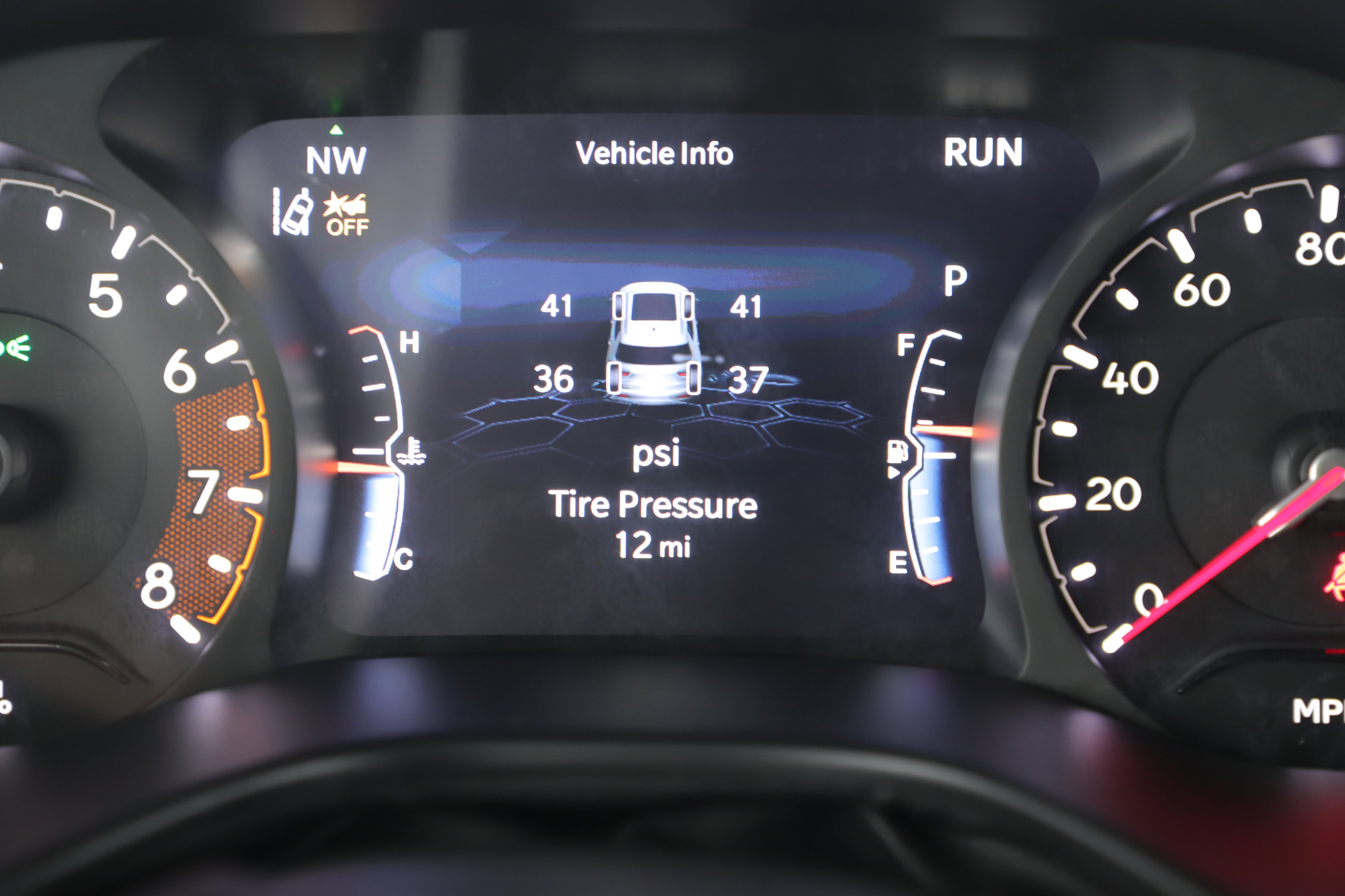 New 2026 Jeep Compass Latitude image 11