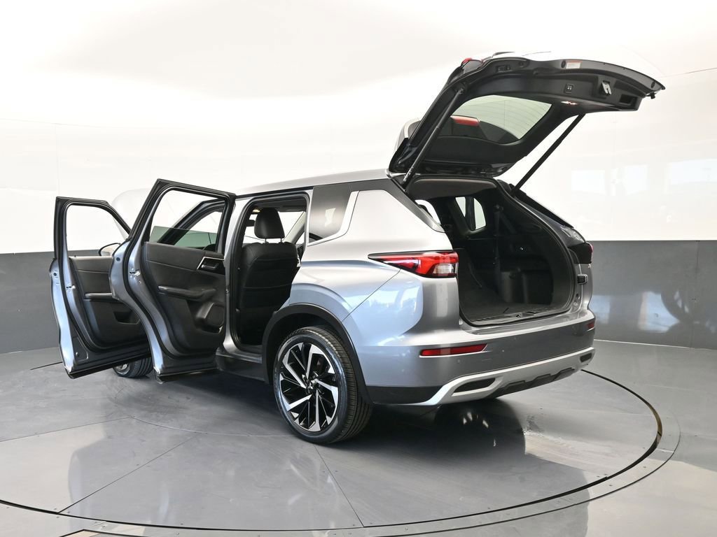 Used 2022 Mitsubishi Outlander SE image 70