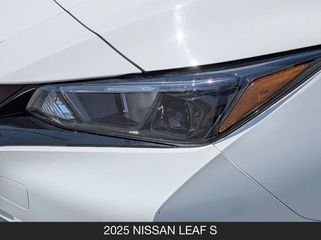 Used 2025 Nissan Leaf S FWD image 10