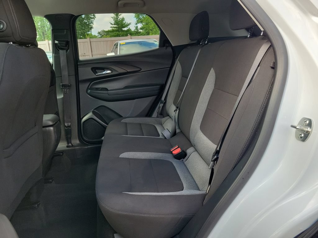 Used 2025 Chevrolet TrailBlazer LT AWD/4WD image 16