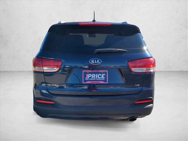 Used 2018 Kia Sorento LX image 7