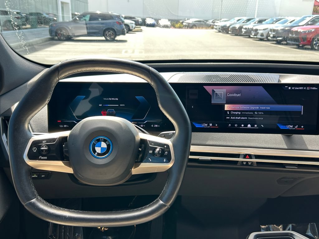 Used 2024 BMW iX xDrive50 w/ Sport Package AWD/4WD image 17