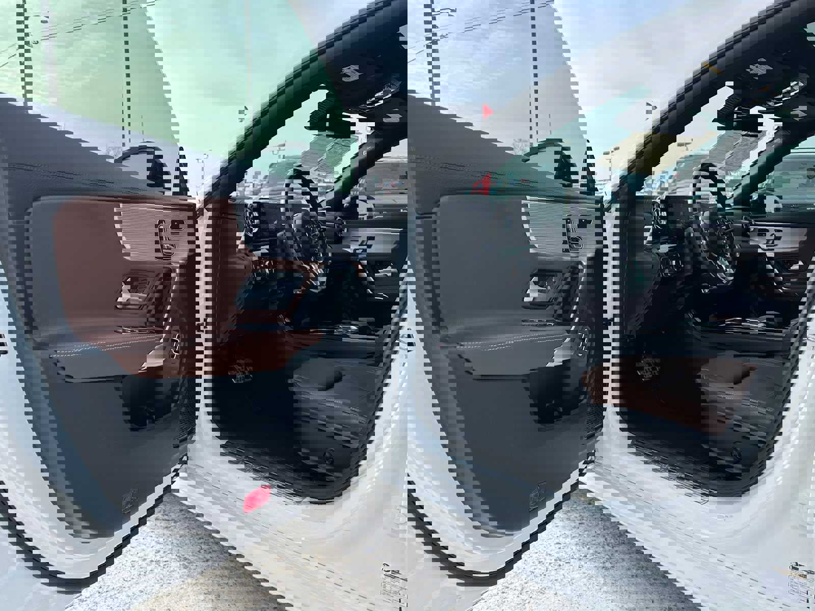 Used 2022 Mercedes-Benz CLA 250 4MATIC image 19