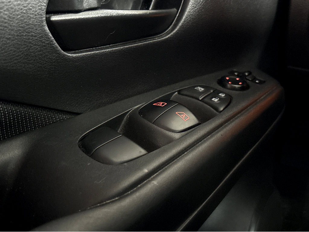 Used 2021 Nissan Kicks S image 18