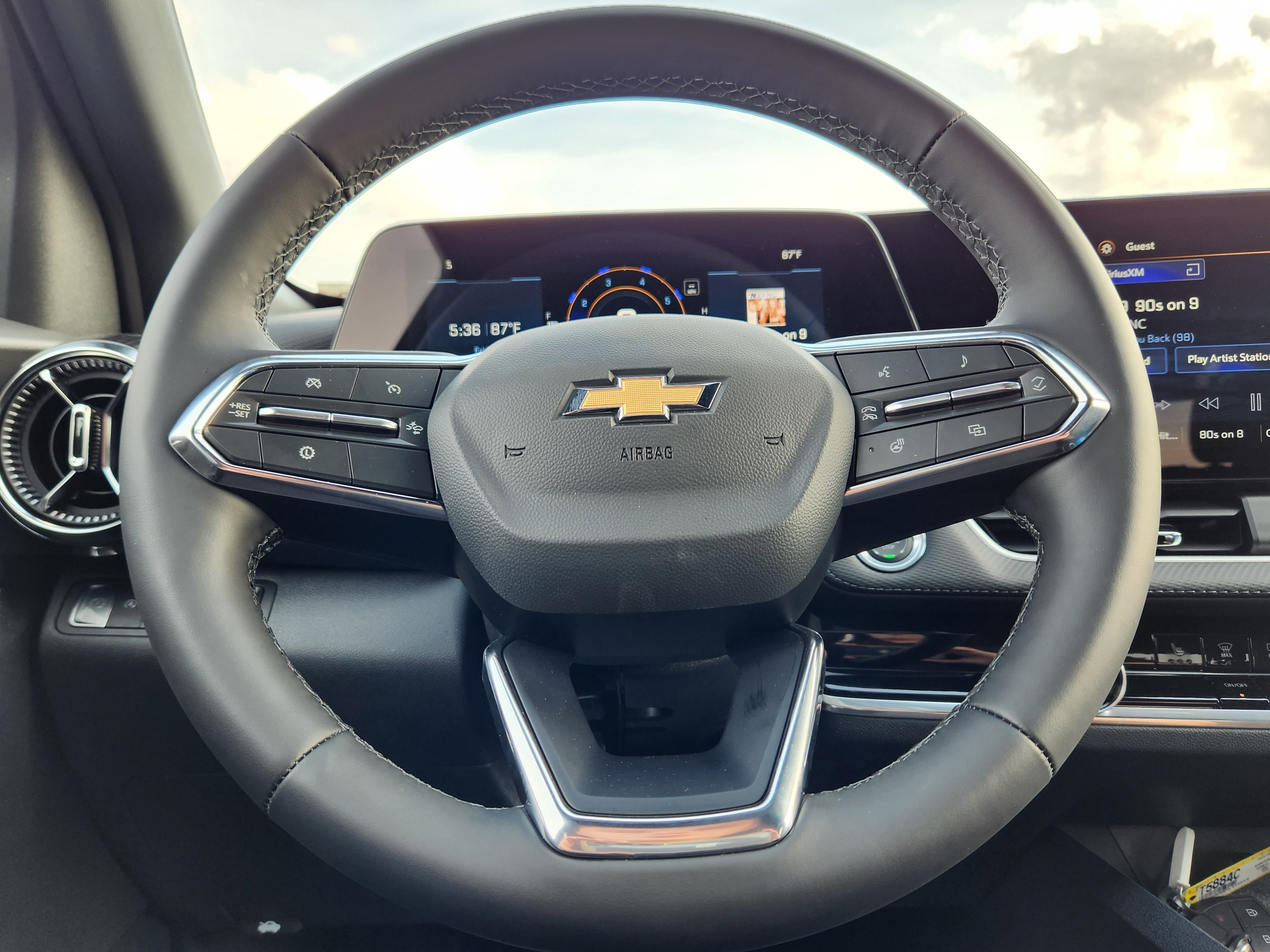 New 2026 Chevrolet Equinox LT w/ Safety and Technology Package FWD image 15