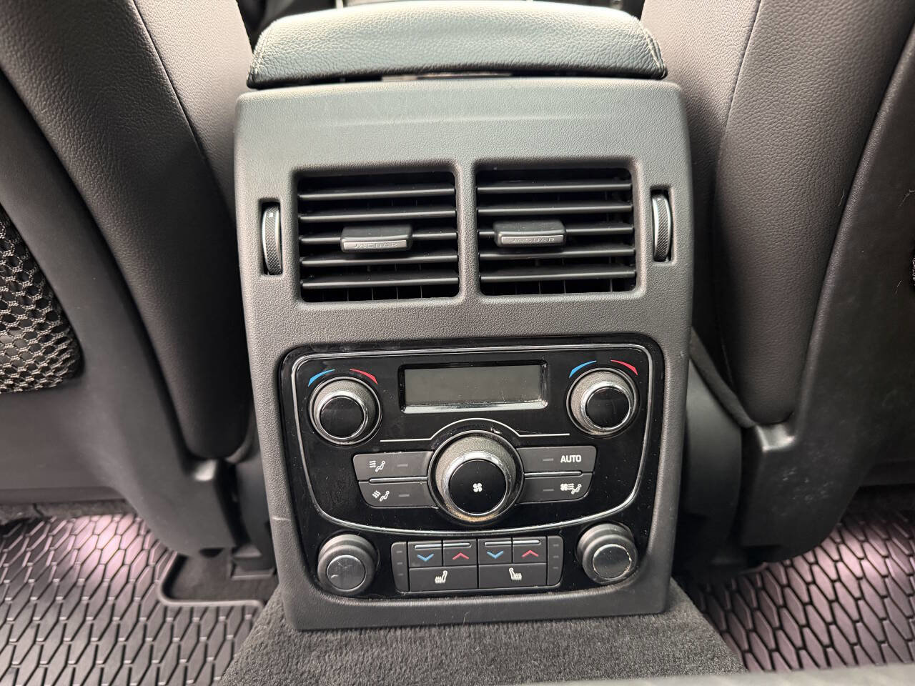 Used 2018 Jaguar XF S image 30