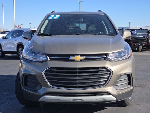 Used 2022 Chevrolet Trax LT w/ LT Convenience Package image 11