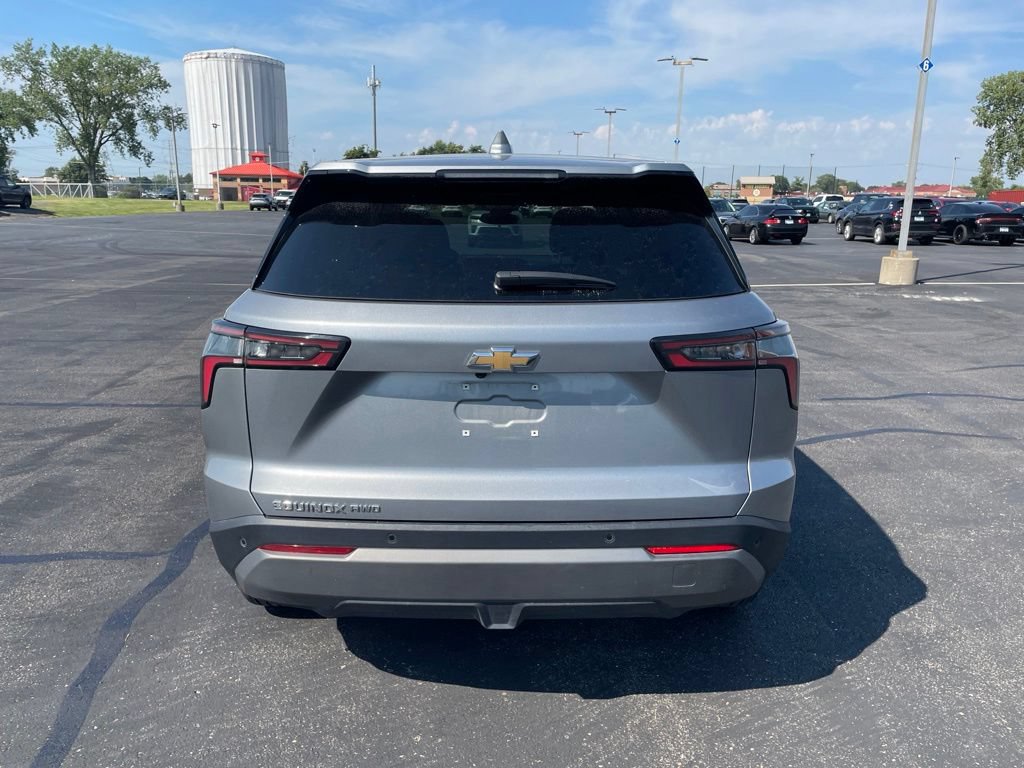 Used 2026 Chevrolet Equinox LT AWD/4WD image 4
