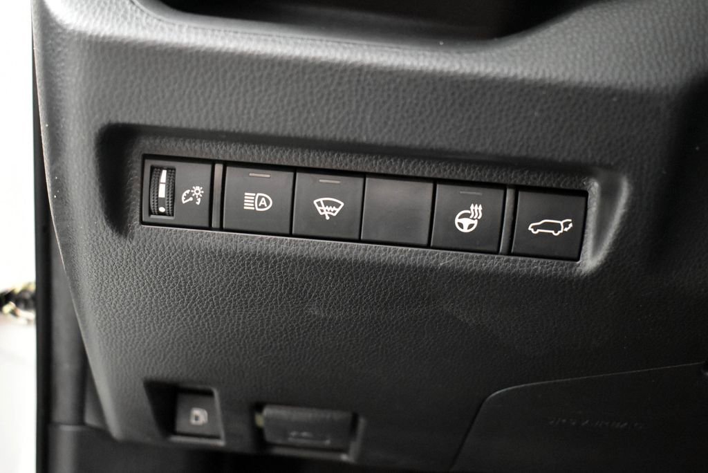 Certified 2022 Toyota RAV4 XLE Premium image 11
