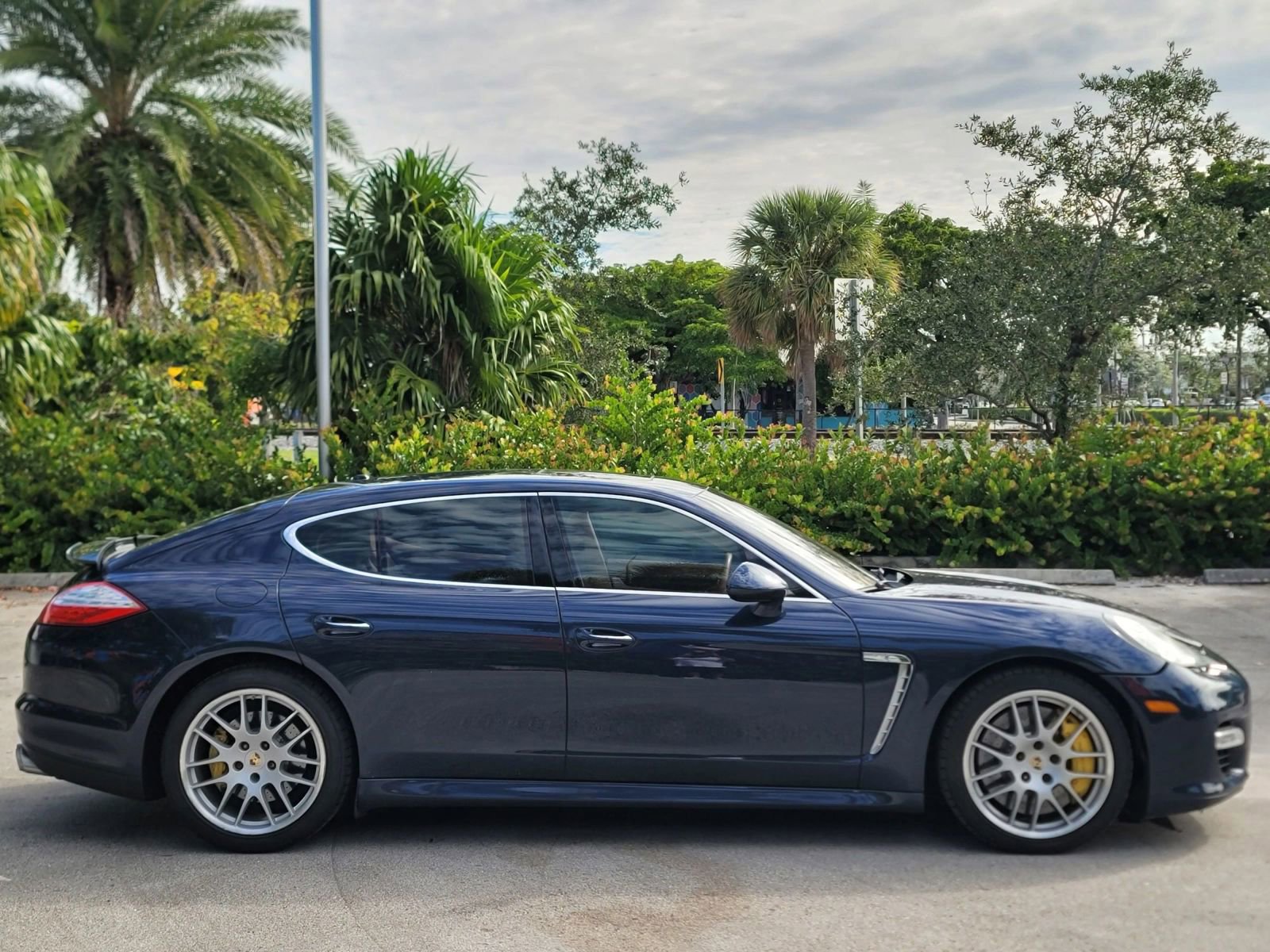 Used 2010 Porsche Panamera Turbo image 5