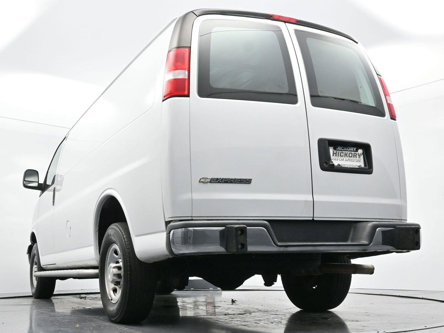 Used 2022 Chevrolet Express 2500 w/ Driver Convenience Package image 40