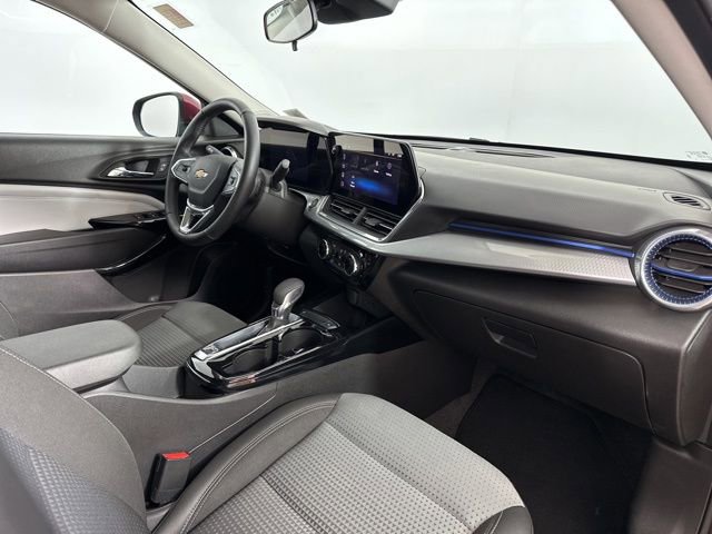 Used 2024 Chevrolet Trax LT w/ LT Convenience Package image 25