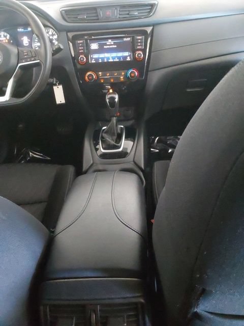 Used 2018 Nissan Rogue S AWD/4WD image 18