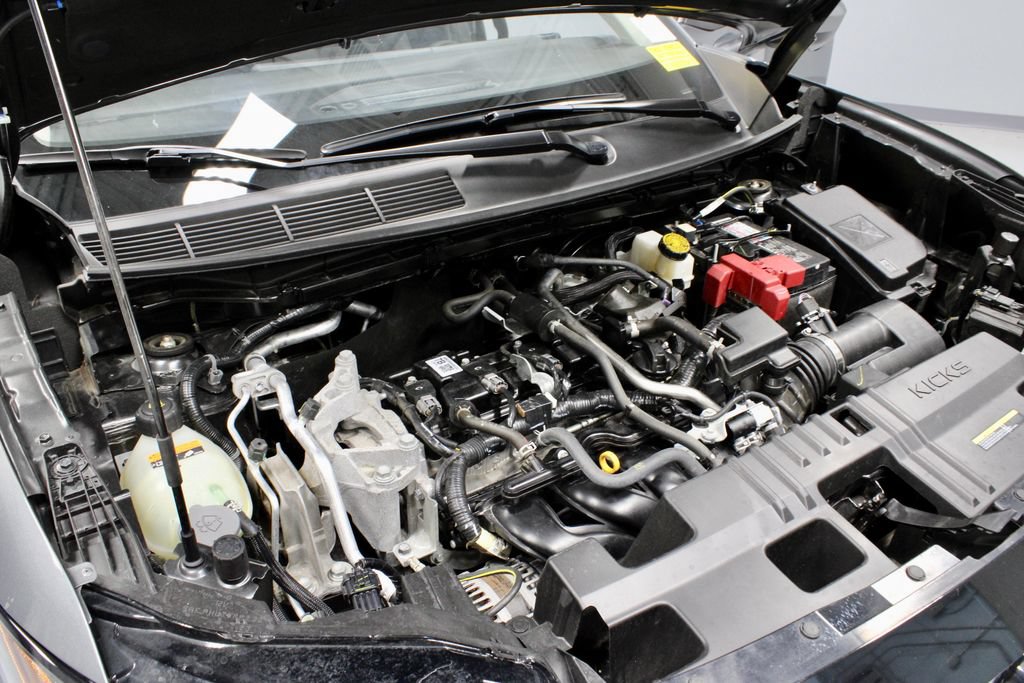 Certified 2025 Nissan Kicks SV AWD/4WD image 17