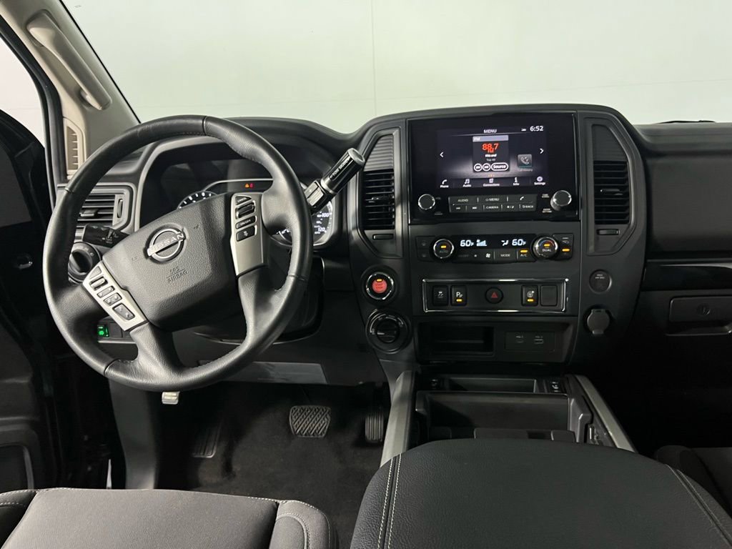 Used 2024 Nissan Titan SV w/ SV Convenience Package image 29