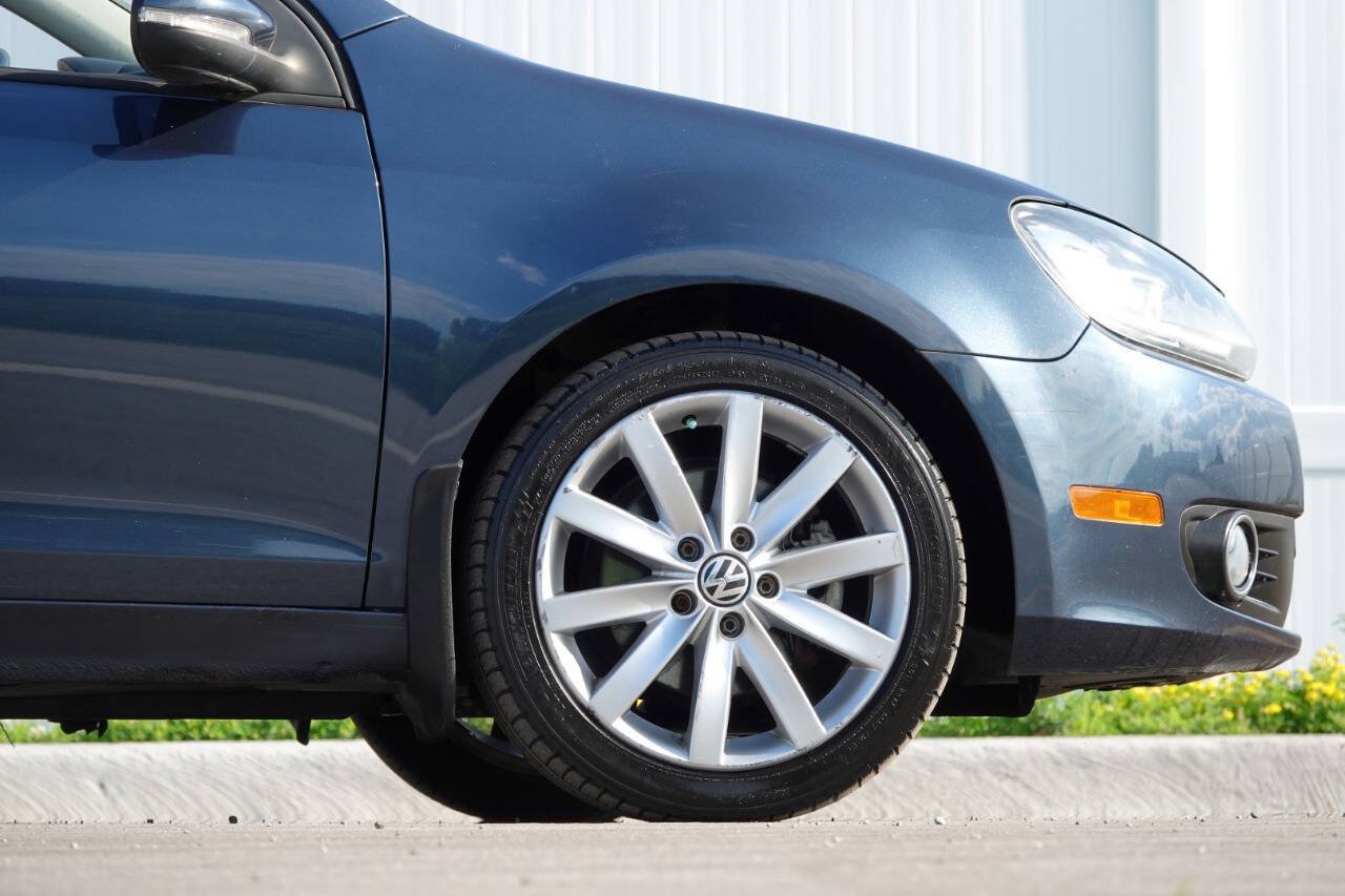 Used 2011 Volkswagen Golf TDI w/ Cold Weather Pkg FWD image 28