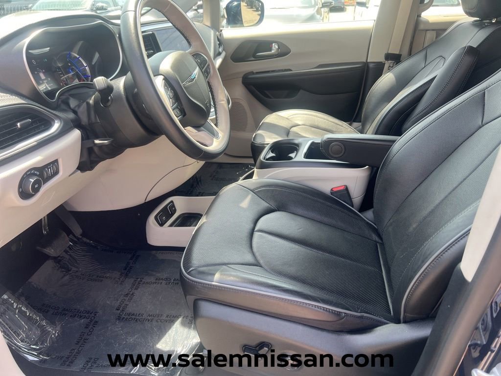 Used 2020 Chrysler Pacifica Limited FWD image 9