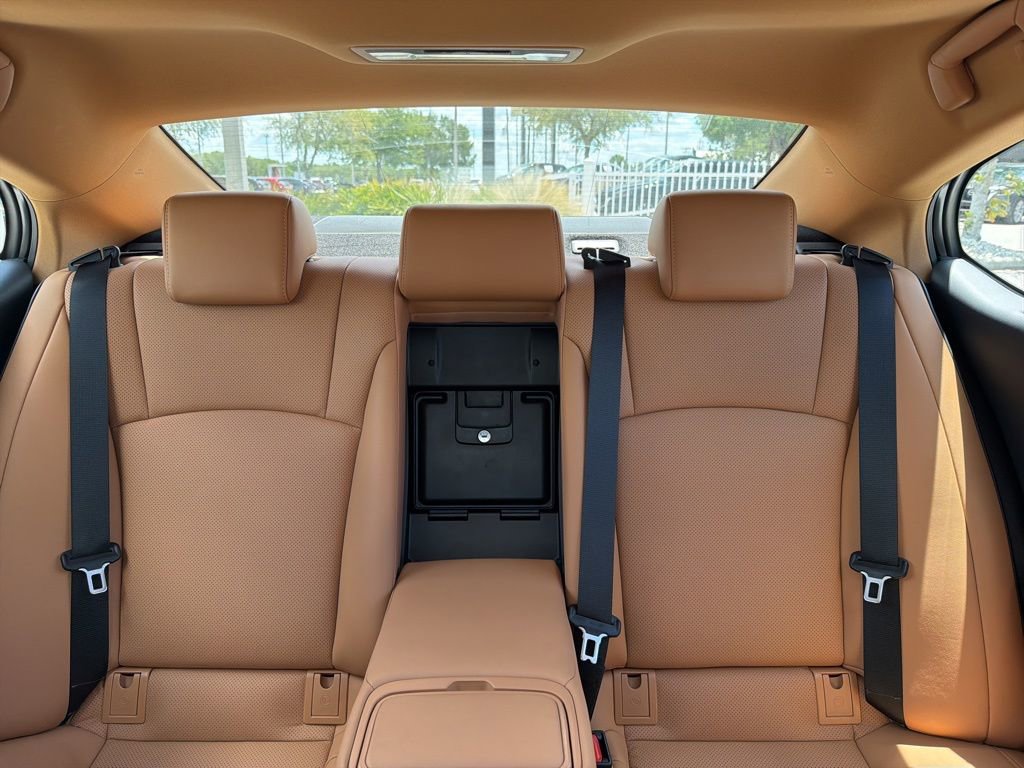 Used 2024 Lexus ES 350 w/ Premium Package FWD image 26