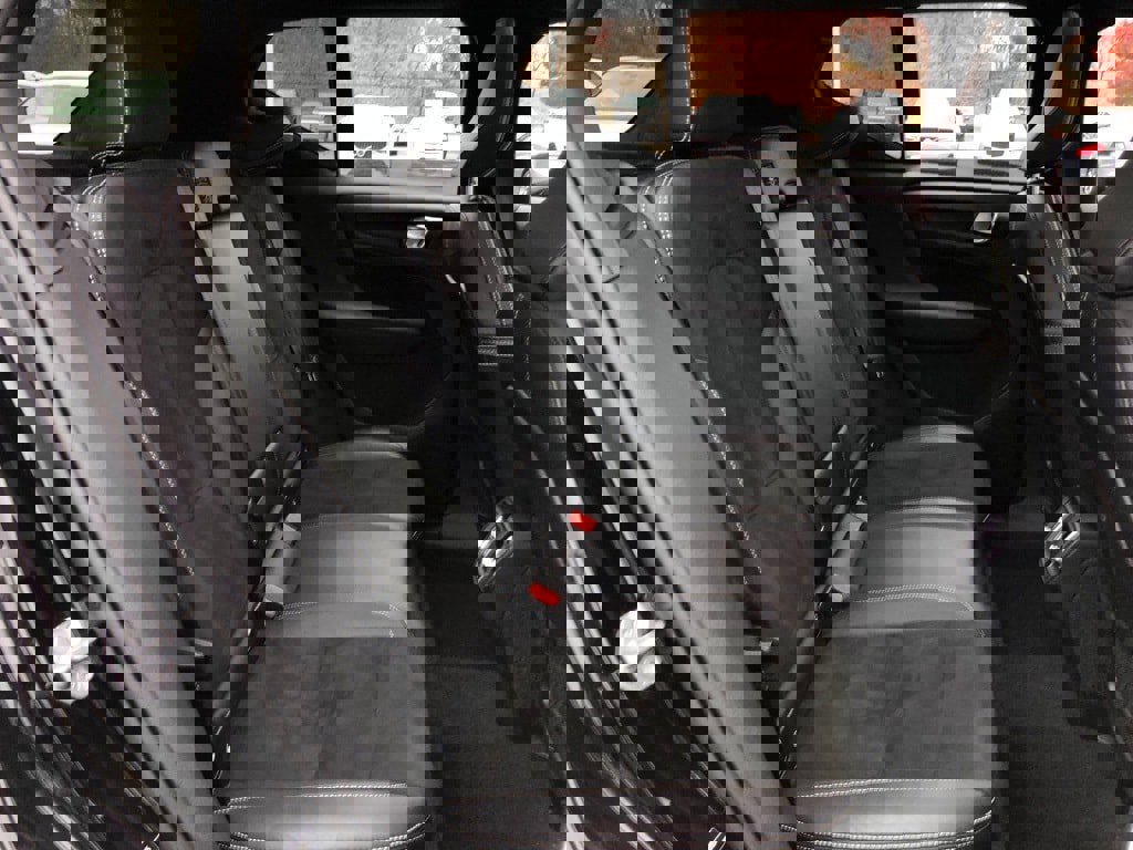 Used 2022 Volvo XC40 T5 R-Design w/ Advanced Package image 35