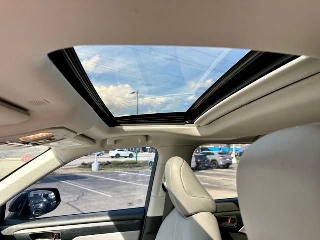 Used 2020 Toyota Highlander XLE image 15