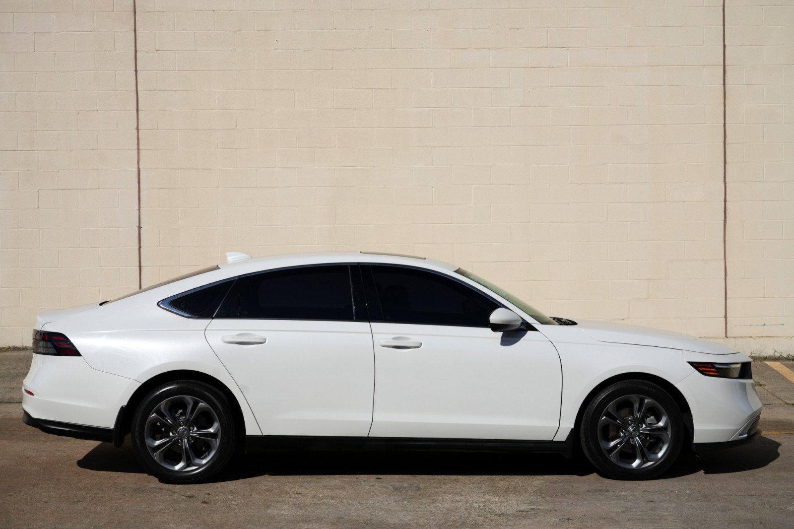 Used 2023 Honda Accord EX image 47
