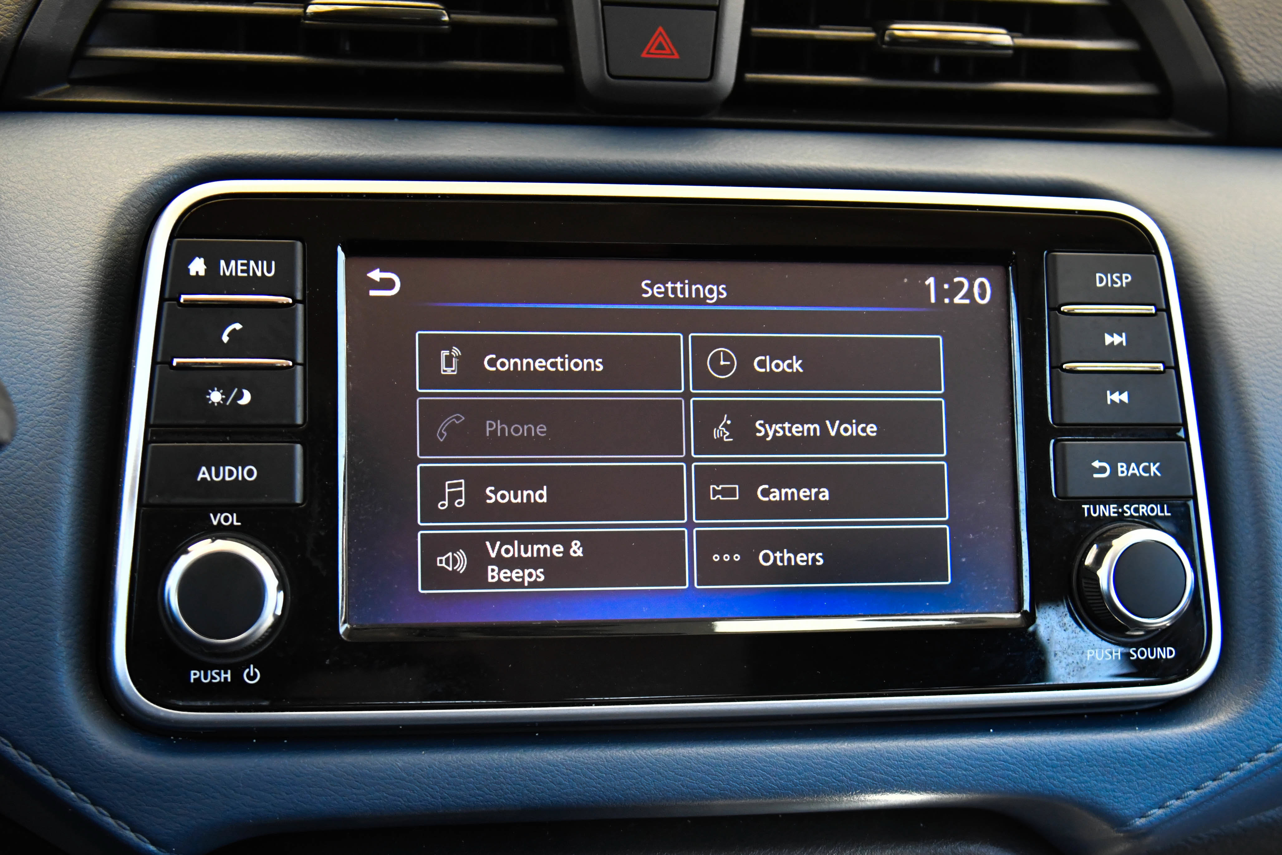 Used 2025 Nissan Versa SV FWD image 18