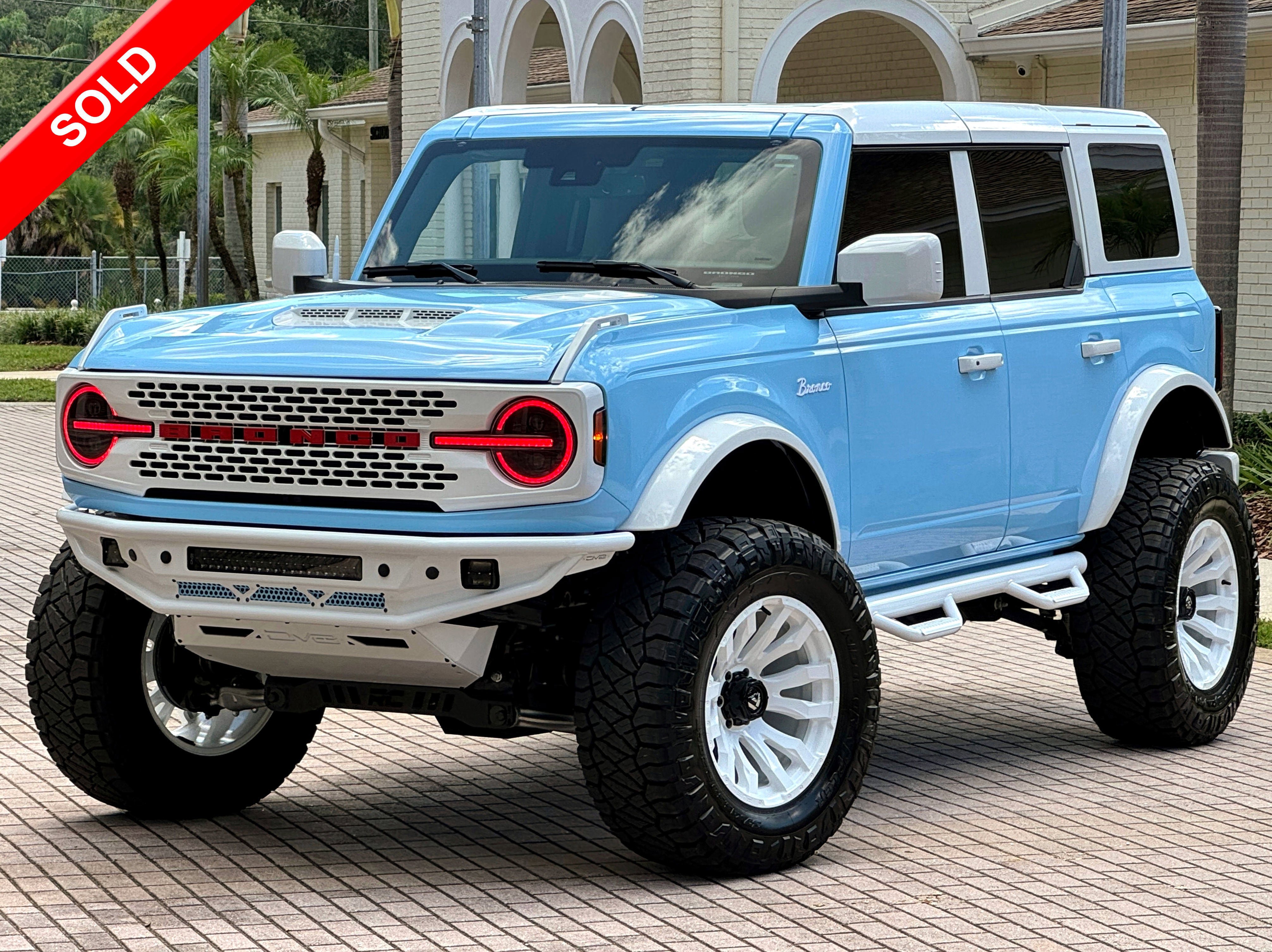 Used 2025 Ford Bronco Outer Banks AWD/4WD image 1