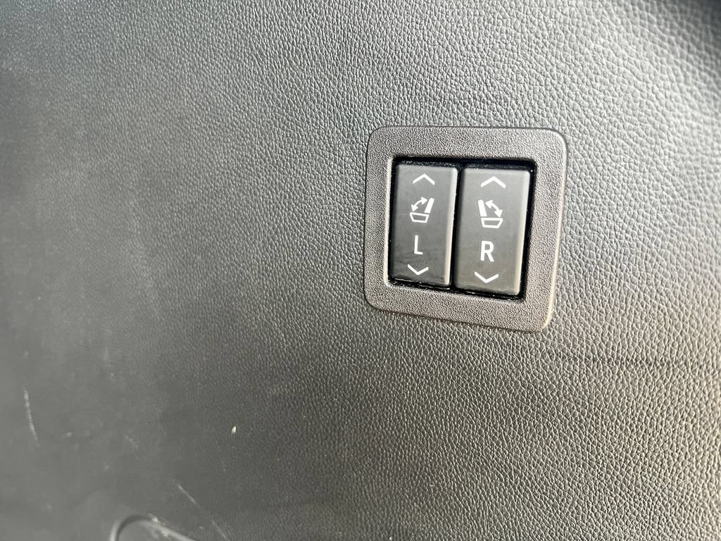 Used 2020 Buick Enclave Premium w/ Sun and Sites Package AWD/4WD image 42