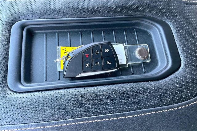 Used 2022 GMC Yukon XL AT4 w/ AT4 Premium Plus Package AWD/4WD image 36