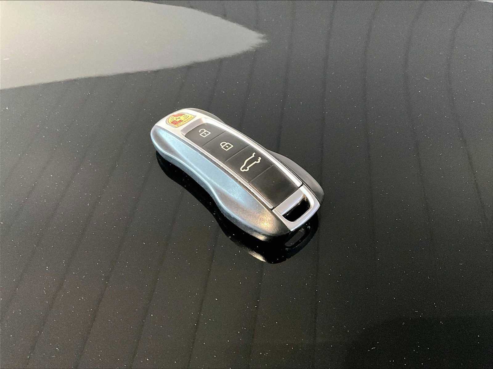 Used 2022 Porsche Cayenne Turbo w/ Premium Package Plus (PI3) image 35