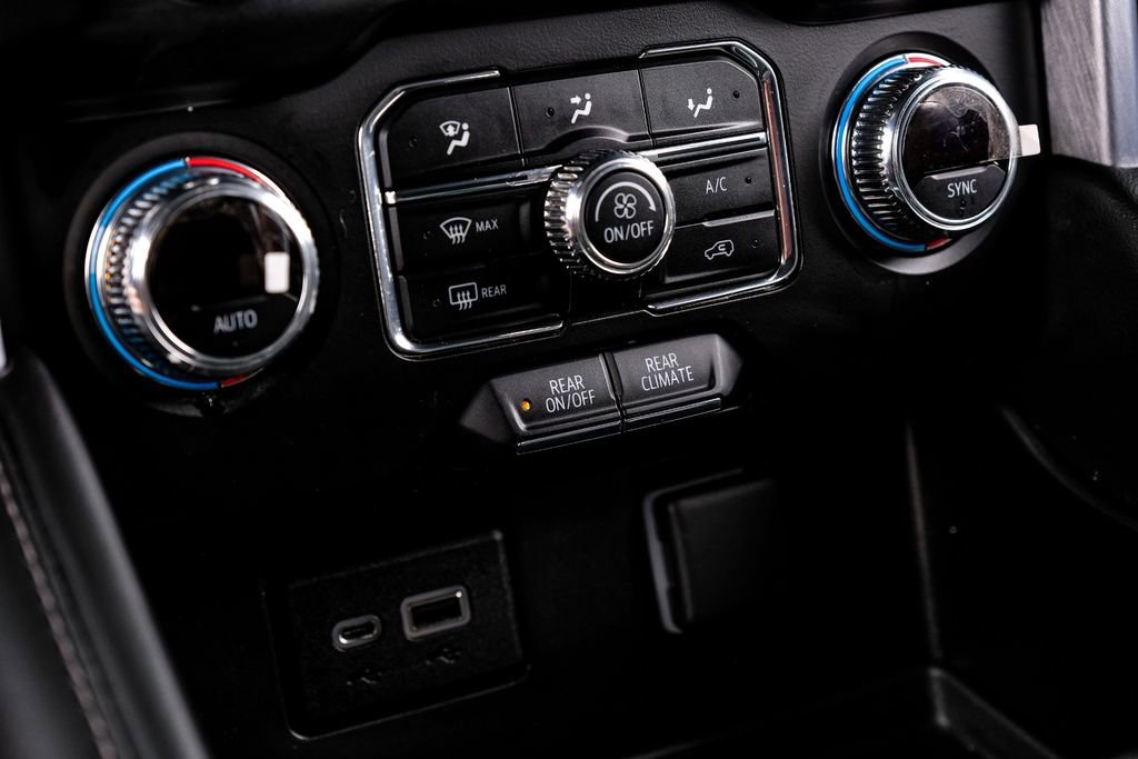 Used 2022 GMC Yukon XL SLE AWD/4WD image 25