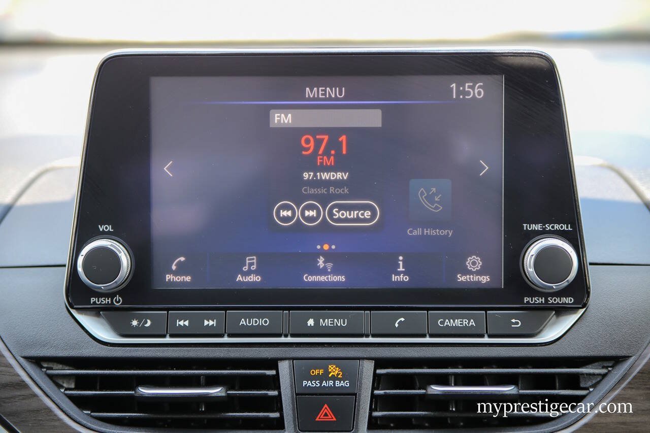 Used 2025 Nissan Altima 2.5 SV FWD image 32