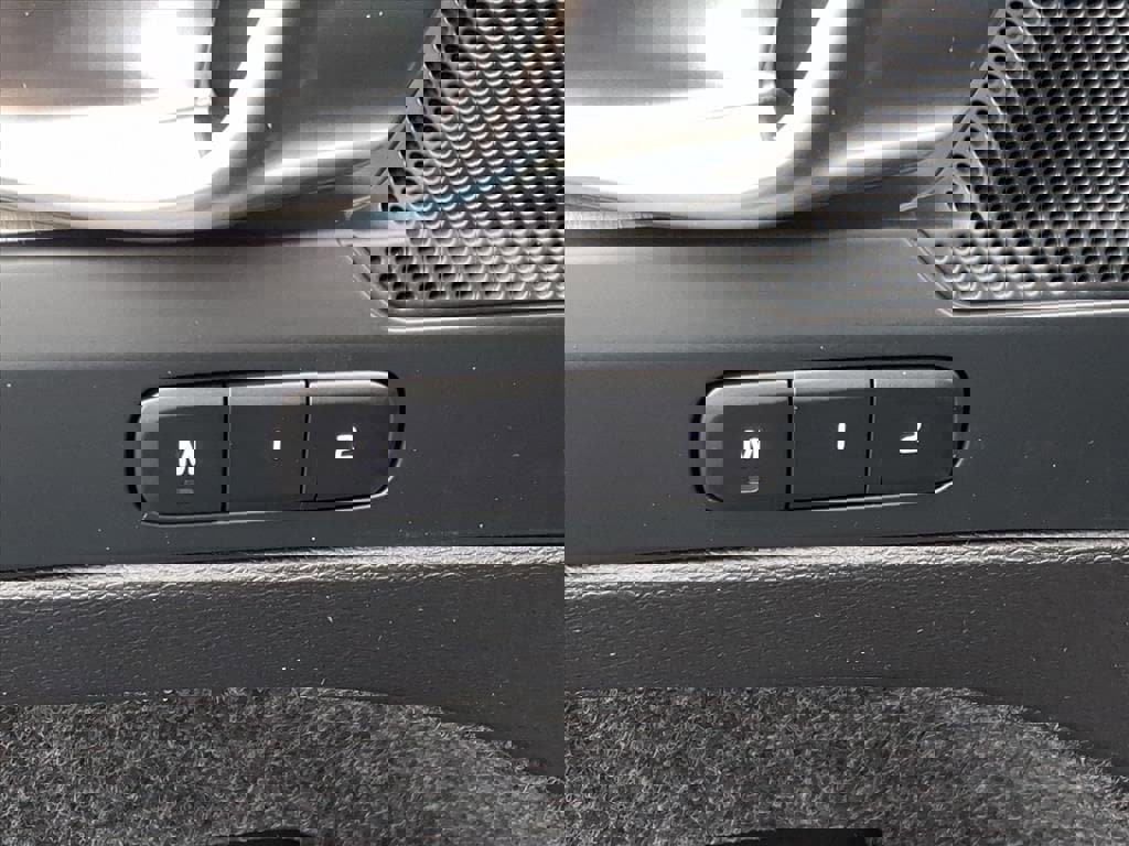 New 2026 Volvo XC40 B5 Core w/ Climate Package image 16