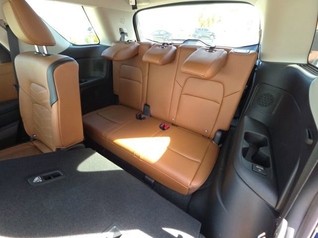 Used 2025 Nissan Pathfinder Platinum w/ Cargo Package image 27