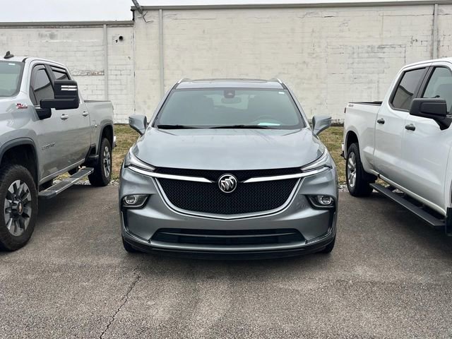 Used 2023 Buick Enclave Essence w/ Experience Buick Package FWD image 7
