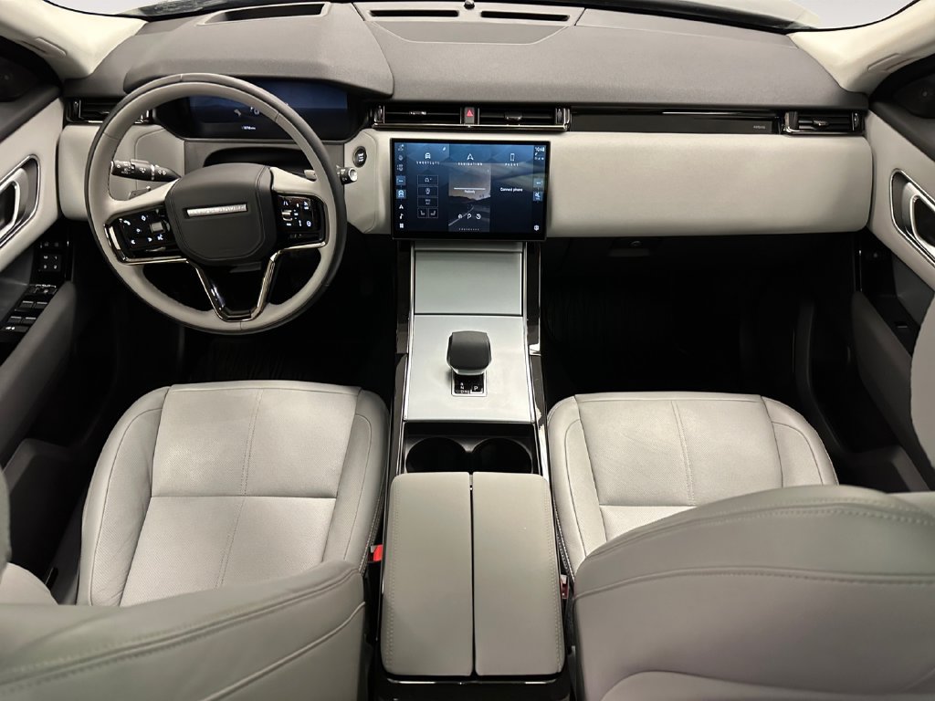Used 2025 Land Rover Range Rover Velar S AWD/4WD image 11