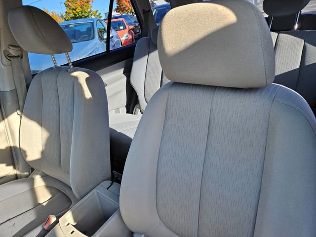 Used 2007 Kia Rondo LX w/ Convenience Pkg image 12