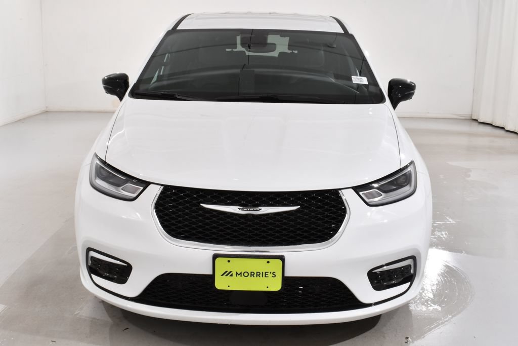 Used 2026 Chrysler Pacifica Select FWD image 4