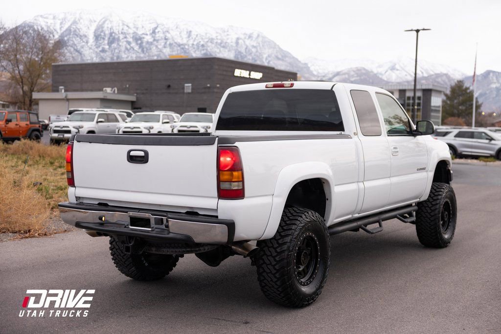 Used 2002 Chevrolet Silverado 2500 LT w/ Off-Road Skid Plate Pkg AWD/4WD image 9