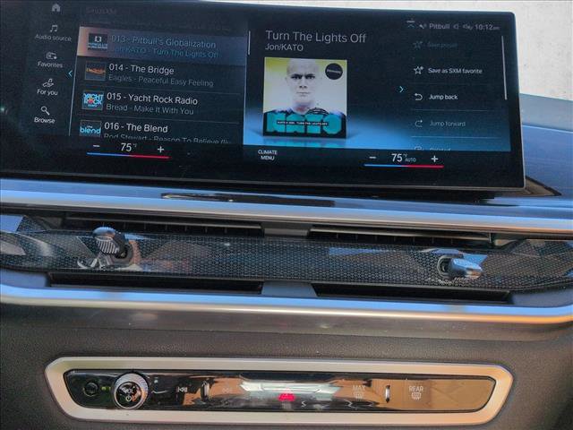 Used 2023 BMW X7 xDrive40i w/ Premium Package image 15