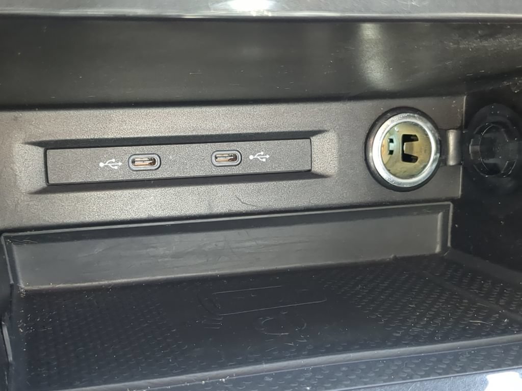 Certified 2023 Volkswagen Tiguan SE R-Line FWD image 23