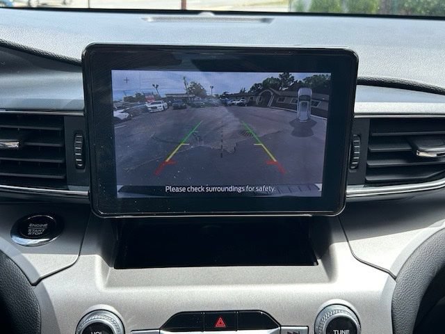 Used 2021 Ford Explorer XLT w/ Equipment Group 202A AWD/4WD image 28