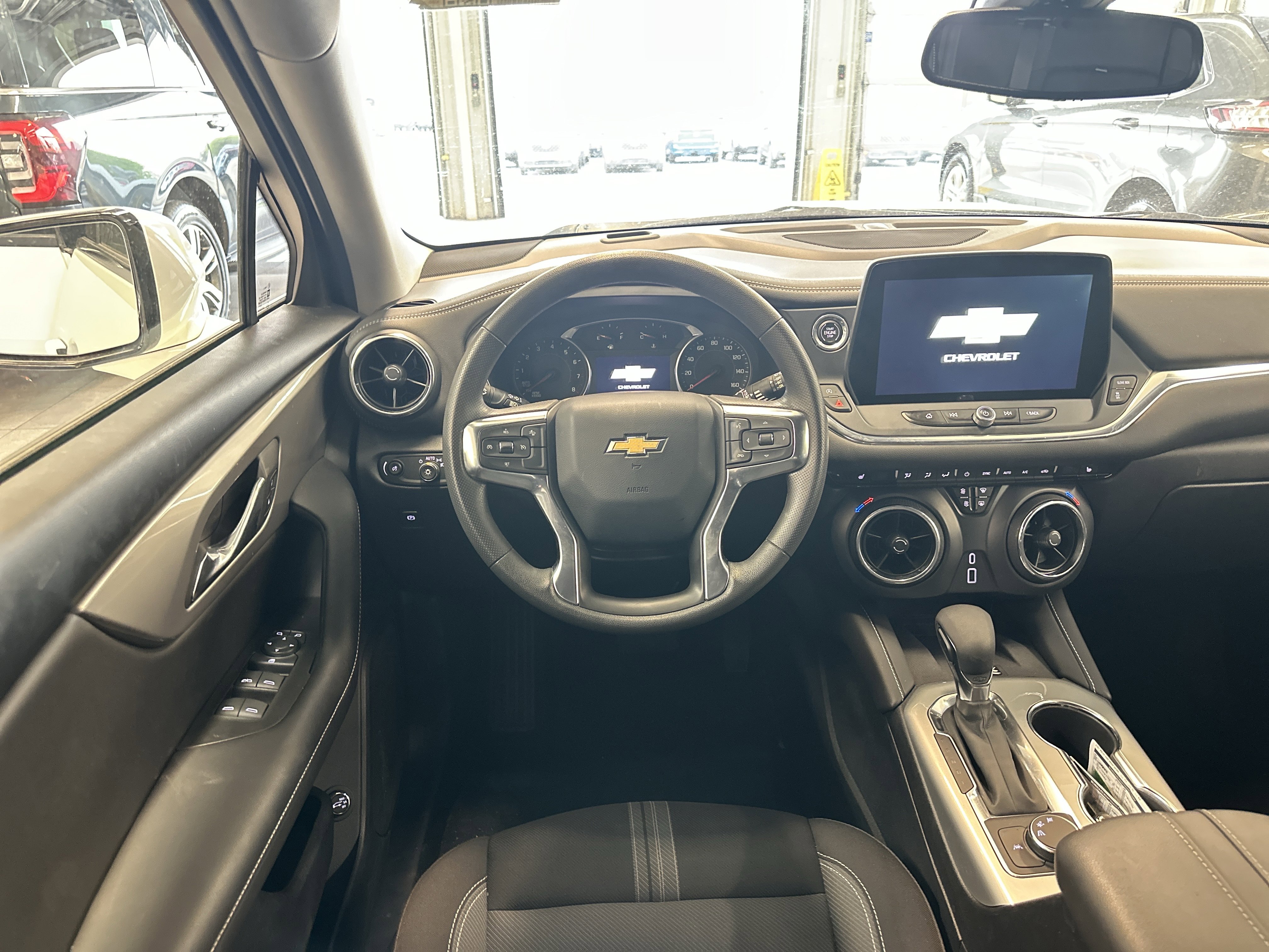 Used 2024 Chevrolet Blazer LT w/ Convenience Package image 2