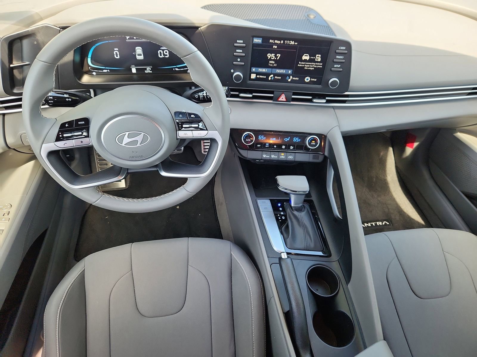 Certified 2025 Hyundai Elantra Sport FWD image 12