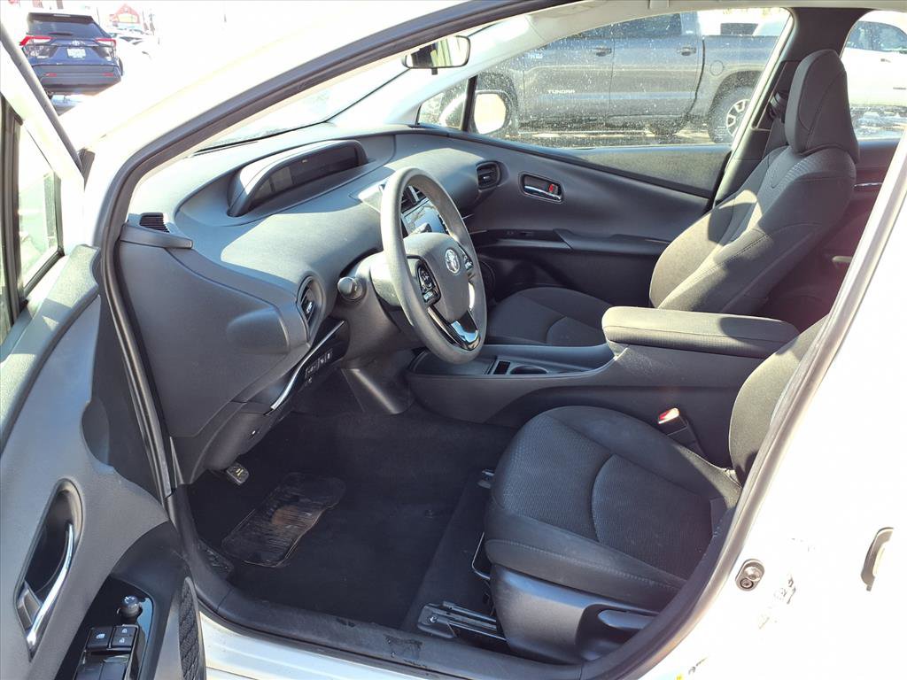 Used 2021 Toyota Prius LE image 23
